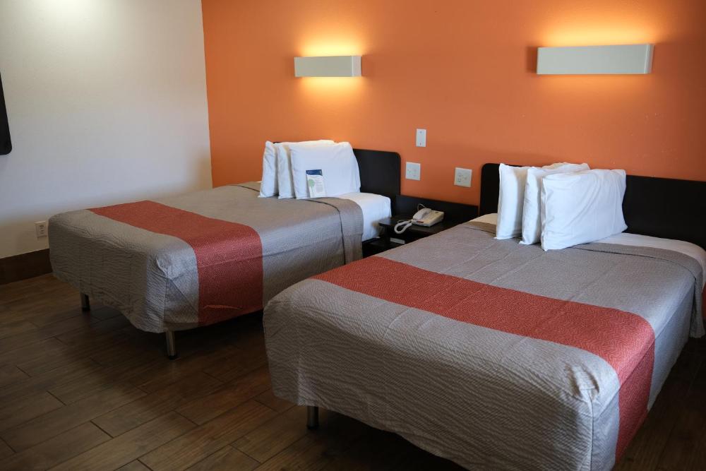 Quadruple Room - Non-Smoking interior